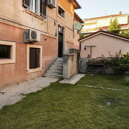 Tranquil Urban Escape Apartment Split Exterior photo